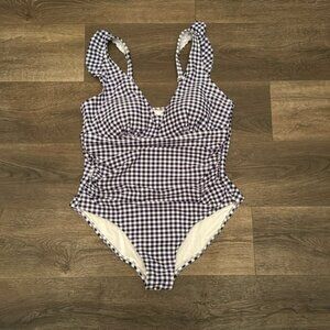 Kona Sol one piece swimming suit.  Women’s size 16W.  Excellent condition!